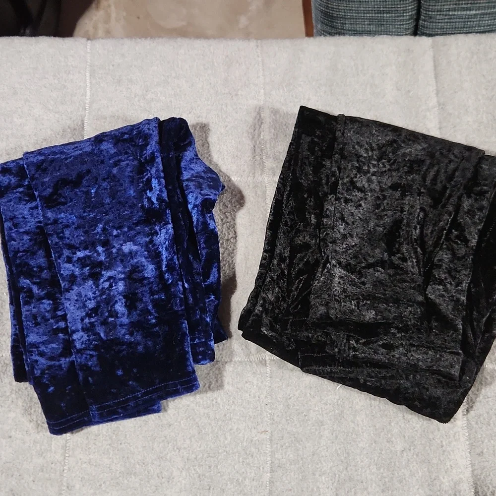 Frederick's of Hollywood crushed velvet leggings. - Picture 4 of 4